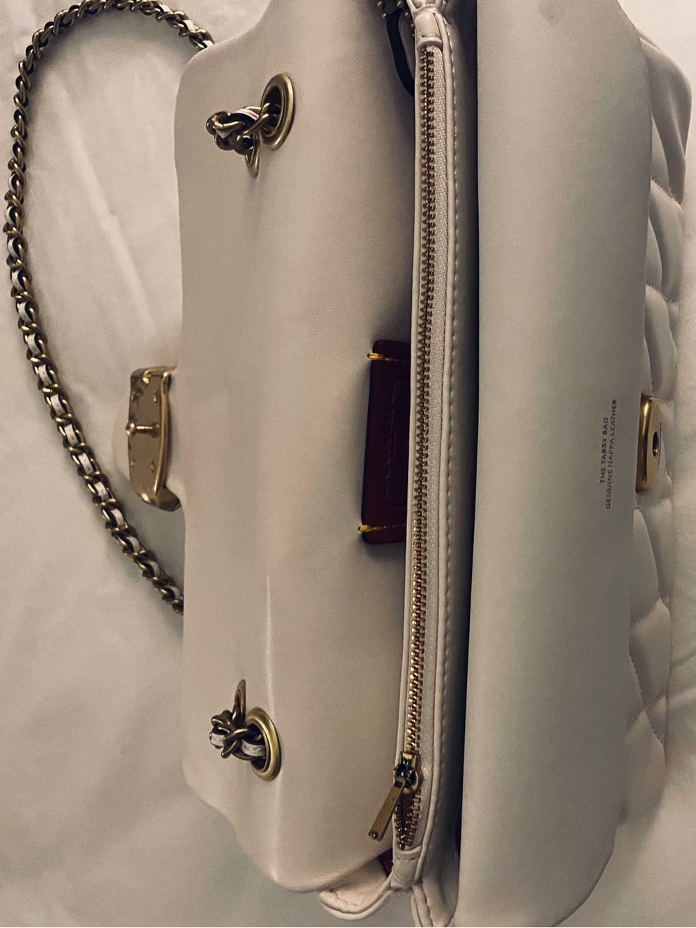 Coach Tabby 26 Quilted Cream Shoulder Bag with Gold C-Clasp NWOT - Picture 4 of 6